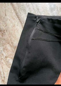 Chic Black Wide-Leg Pants with Chain Detail
