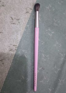 ✨ 'Crease Makeup Brush' @400✨
