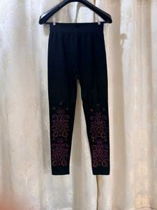 Stylish Black Leggings with Embellishments