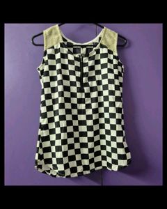 Chic Checkerboard Sleeveless Top