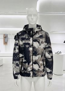 Abstract Print Hooded upper Jacket
