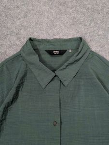 Max Green Textured Button-Up Shirt