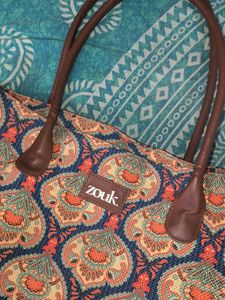 Zouk Tote Bag with Paisley Print