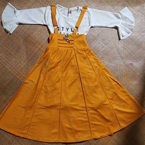 Girls New design Scart top.Size-34