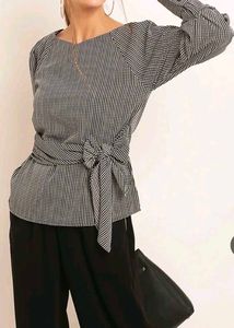 Chic Black &amp; White Gingham Tie-Waist Top