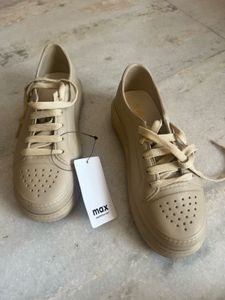 New max Beige Lace-Up Casual Shoes