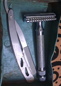 Vintage Shaving Razor Set