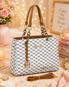 Michael Kors MK Signature Tote