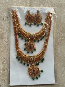 Elegant Kundan Necklace & Earring Set