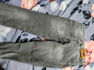 Stylish Grey Distressed Jeans