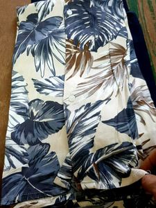 brand new Bold Leaf Print Button-Up Shirt