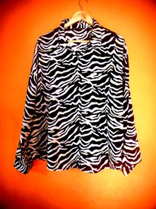 2xl QUIZ BRANDED SHIRT  Stylish Look