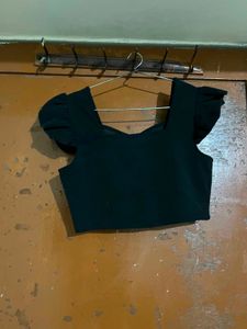 Chic Black Puff Sleeve Crop Top