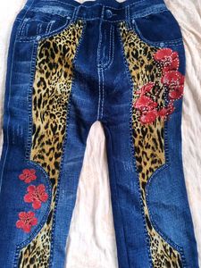 (Baddie jeans💅) Denim Leopard Print Jeans