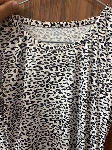 Sleeveless Leopard Print Tunic Top