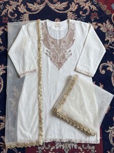 Elegant White Kurta Set with Gold Embroidery