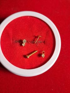 Sparkling Stud Earrings gold