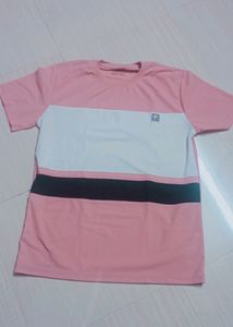 T Shirt Trendy Look Almost New Round Neck