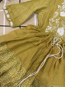 Elegant Mustard Muslin Dress🧚🏻‍♀️🦋🌼