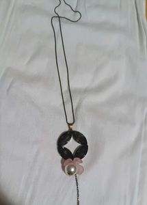Elegant Geometric Pendant Necklace