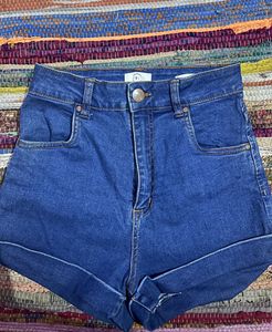 Tank top with Denim Shorts