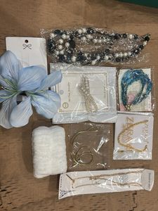 hamper Assorted Jewelry &amp; Hair Accessories Bundle