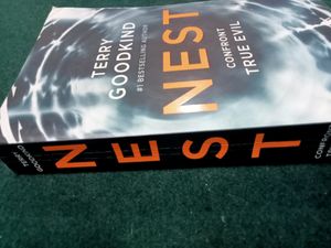 Nest (Book ) Thriller, Suspensefull