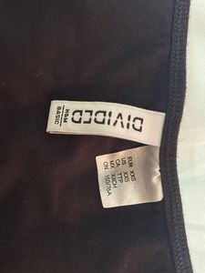 XXS H&amp;M Scoop Neck Cropped Tee