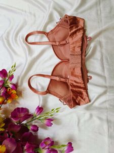 🇳🇿💫🎀Lace Trimmed Satin Bra