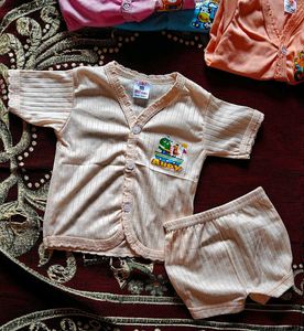 New baby clothes set of 4