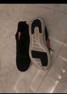Puma women 8 number shoes