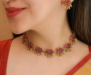 Stunning Lotus Design Necklace & Earrings Set