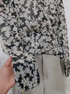 Formal floral blouse with gold shimmers