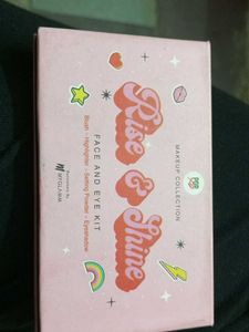 MyGlamm Rise & Shine Makeup Kit
