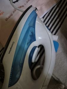 Electric steam iron