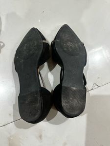 Elegant Black Pointed Toe Heels