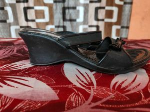 Black Sandals with Bow Accent