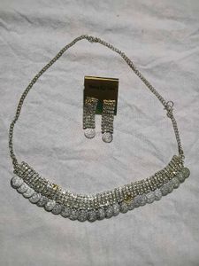 Stunning Silver Necklace &amp; Earring Set