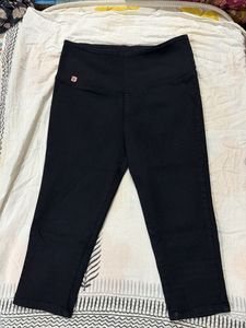 Comfortable Black Capris