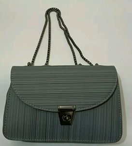 GREY SOLID BUCKLE CHAIN SLING BAG (TOTALLY NEW)