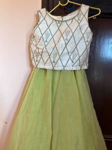 Set Crop Top With Skirt Small Size