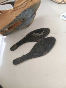 R Alpha Brown Flower Sandals
