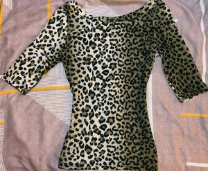 Leopard Print V-Neck Top