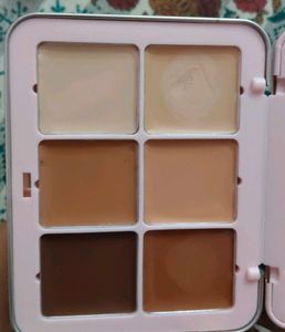 CARLA SECRET concealer and colour corrector pallet