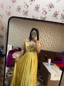 Yellow Embellished Evening Gown🌻🎀🧚🏻‍♀️