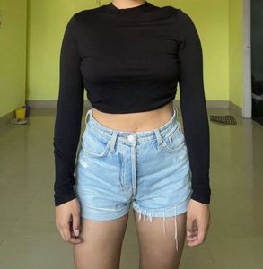 H&amp;M Divided Black Cropped OpenBack Long Sleeve Top