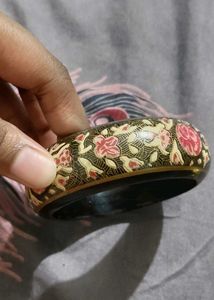 Vintage Floral Bangle Bracelet