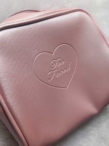 Too Faced Heart Pouch ♥️💕