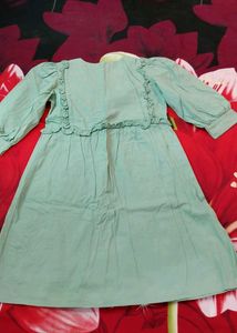 ballon sleeved dress