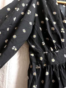 Chic Black Daisy Print Dress